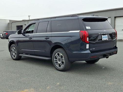 2025 Ford Expedition Max Active 4x4