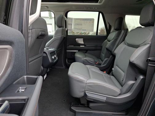 2025 Ford Expedition Max Active 4x4