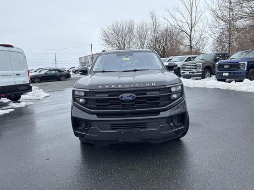 2025 Ford Expedition Max Active 4x4