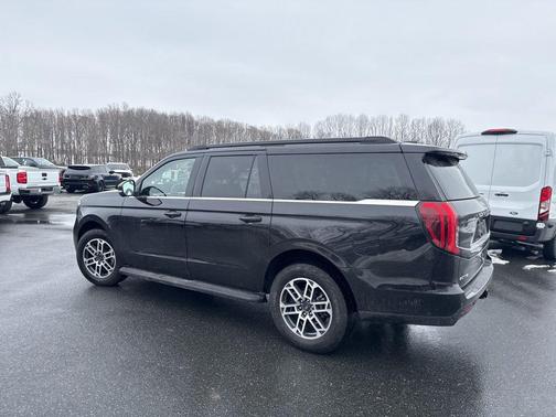 2025 Ford Expedition Max Active 4x4