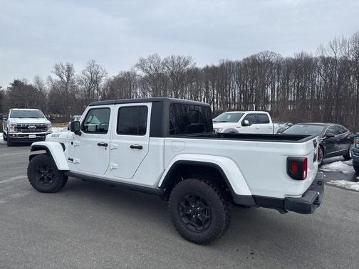 2021 Jeep Gladiator Sport