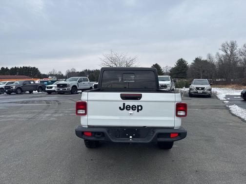 2021 Jeep Gladiator Sport