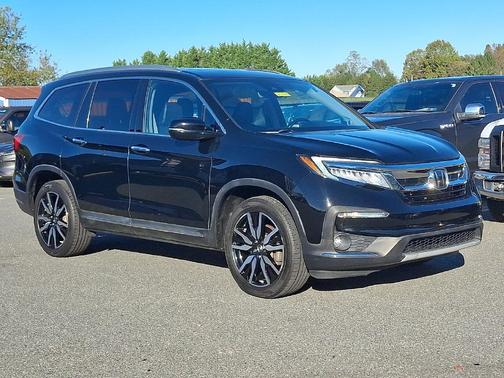 Crystal Black Pearl 2020 Honda Pilot Touring 8-Passenger