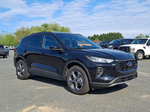 Agate Black Metallic 2025 Ford Escape ST-Line Select
