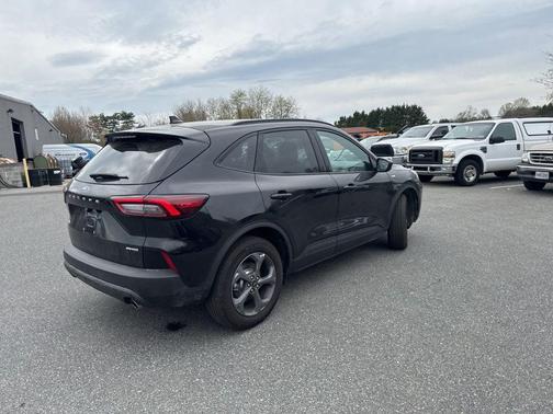 Agate Black Metallic 2025 Ford Escape ST-Line Select