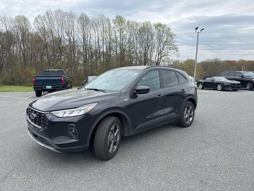 Agate Black Metallic 2025 Ford Escape ST-Line Select