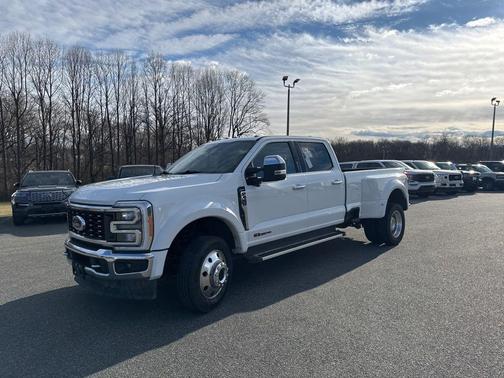2023 Ford F-450 Lariat