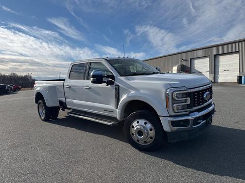 2023 Ford F-450 Lariat