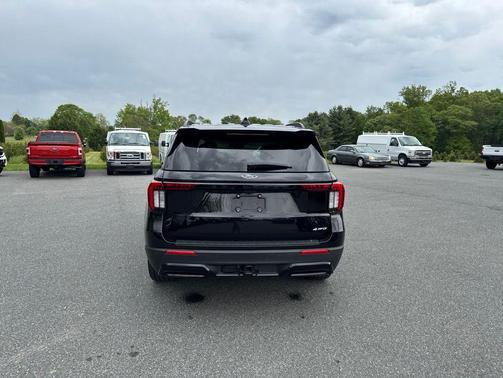 Agate Black Metallic 2025 Ford Explorer ST-Line
