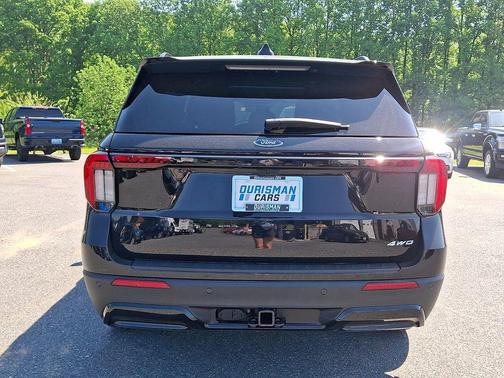 Agate Black Metallic 2025 Ford Explorer ST-Line