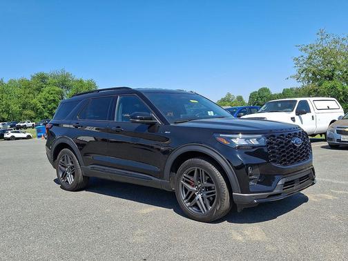 Agate Black Metallic 2025 Ford Explorer ST-Line