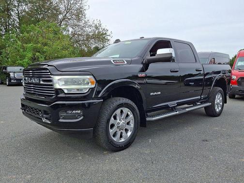 2022 RAM 2500 Laramie Crew Cab 4x4 6'4' Box