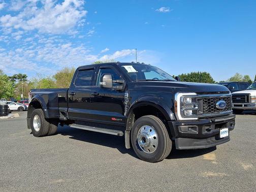 Agate Black Metallic 2024 Ford F-450 Lariat