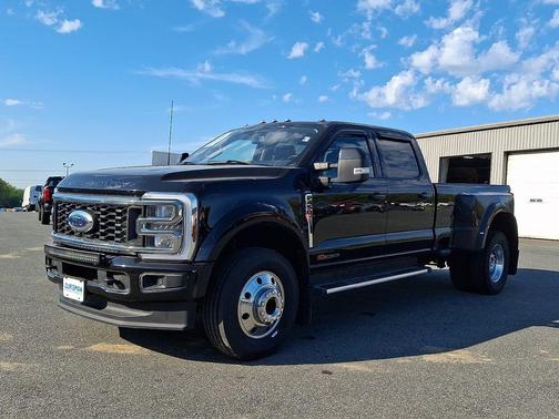 Agate Black Metallic 2024 Ford F-450 Lariat