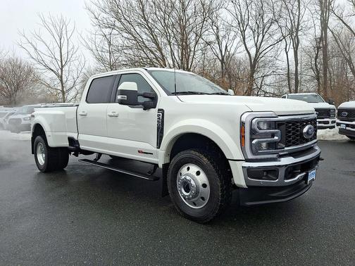 2023 Ford F-450 Lariat