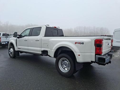 2023 Ford F-450 Lariat