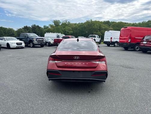 Ultimate Red 2024 Hyundai ELANTRA SEL