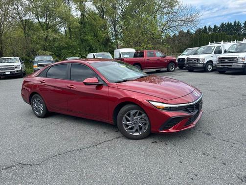 Ultimate Red 2024 Hyundai ELANTRA SEL