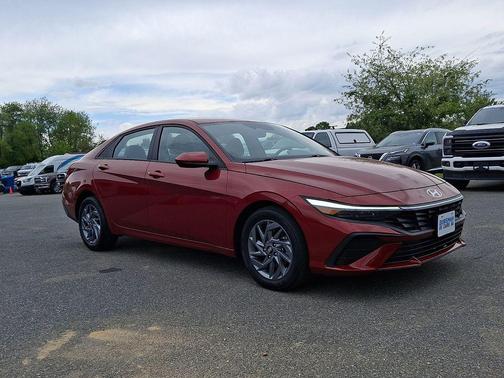 Ultimate Red 2024 Hyundai ELANTRA SEL