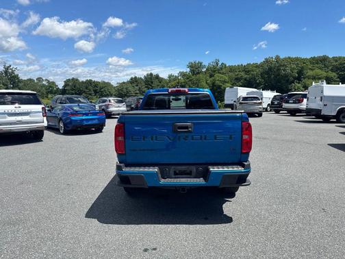Bright Blue Metallic 2022 Chevrolet Colorado Z71
