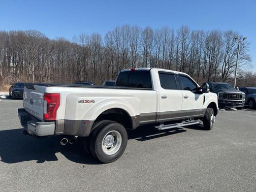 2017 Ford F-350 Lariat