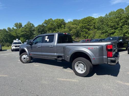 Carbonized Gray Metallic 2023 Ford F-450 Limited