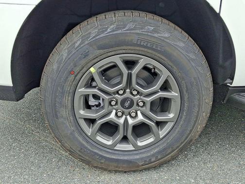 Star White Metallic Tri-Coat 2026 Ford Expedition Max Active 4x4