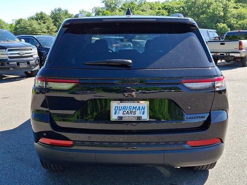 Diamond Black Crystal Pearlcoat 2025 Jeep Grand Cherokee Limited