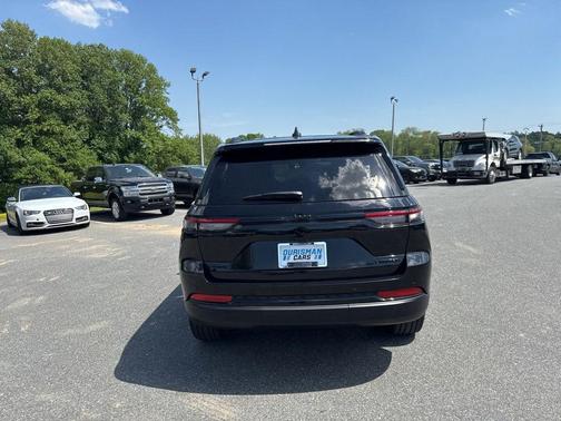Diamond Black Crystal Pearlcoat 2025 Jeep Grand Cherokee Limited
