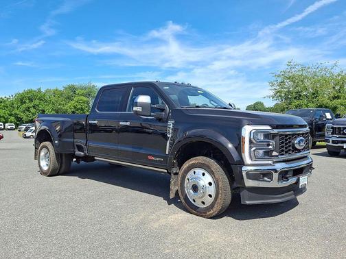 Agate Black Metallic 2025 Ford F-450 King Ranch