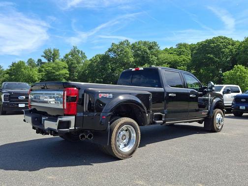 Agate Black Metallic 2025 Ford F-450 King Ranch