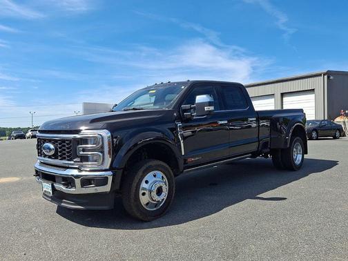 Agate Black Metallic 2025 Ford F-450 King Ranch