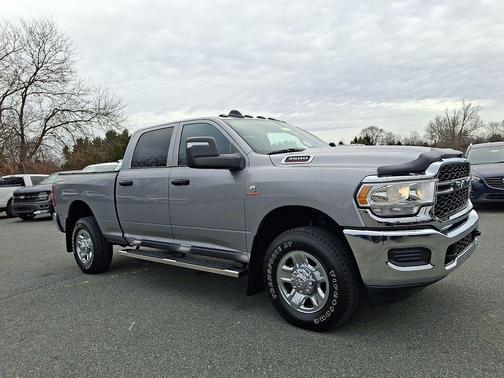 2023 RAM 3500 Tradesman Crew Cab 4x4 6'4' Box