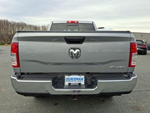 2023 RAM 3500 Tradesman Crew Cab 4x4 6'4' Box