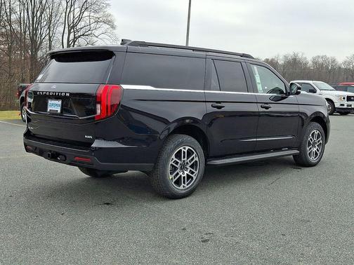 2025 Ford Expedition Max Active 4x4