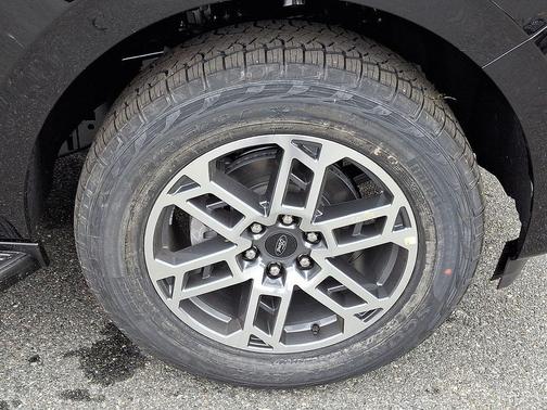 2025 Ford Expedition Max Active 4x4