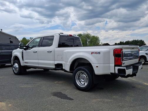 Star White Metallic Tri-Coat 2025 Ford F-450 Platinum