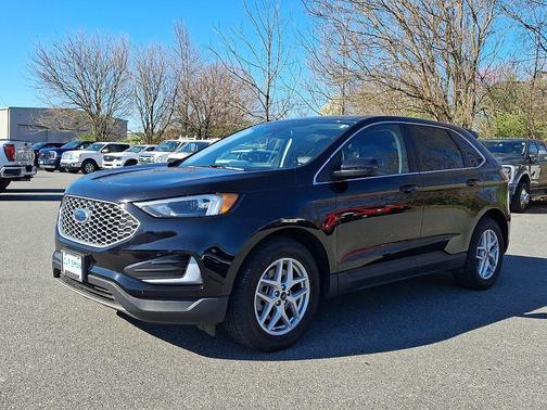 Agate Black Metallic 2023 Ford Edge SEL