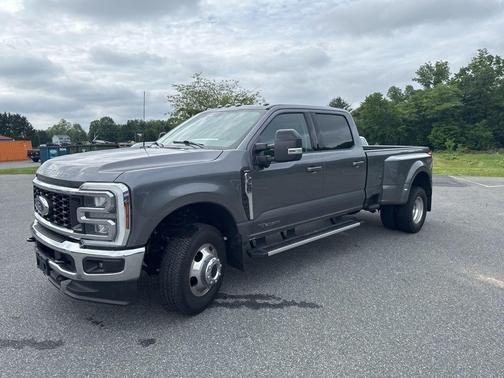 Carbonized Gray Metallic 2024 Ford F-350 Lariat