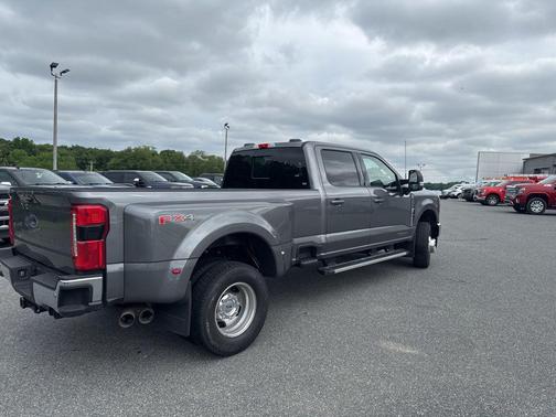 Carbonized Gray Metallic 2024 Ford F-350 Lariat