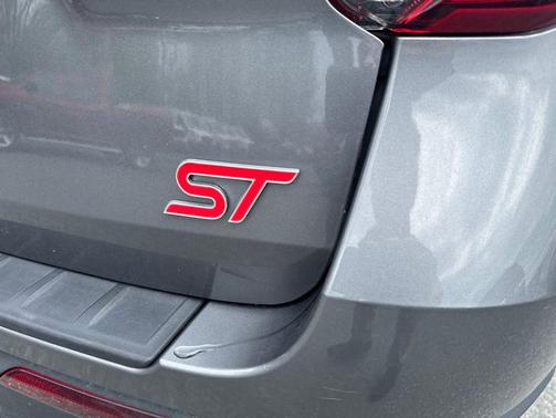 Carbonized Gray Metallic 2023 Ford Explorer ST