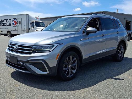 Pyrite Silver Metallic 2023 Volkswagen Tiguan 2.0T SE 4MOTION