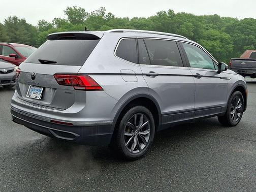Pyrite Silver Metallic 2022 Volkswagen Tiguan 2.0T SE 4MOTION