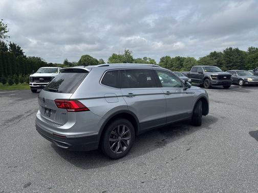 Pyrite Silver Metallic 2022 Volkswagen Tiguan 2.0T SE 4MOTION