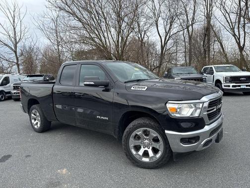 Diamond Black Crystal Pearlcoat 2021 RAM 1500 Big Horn/Lone Star