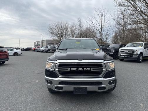 Diamond Black Crystal Pearlcoat 2021 RAM 1500 Big Horn/Lone Star