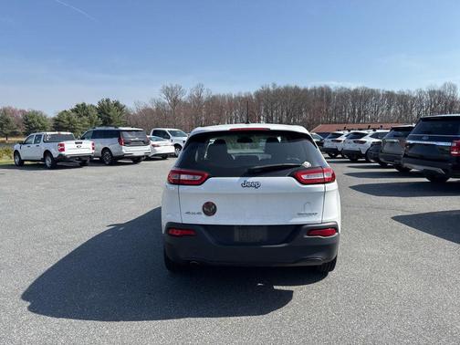 2017 Jeep Cherokee Sport