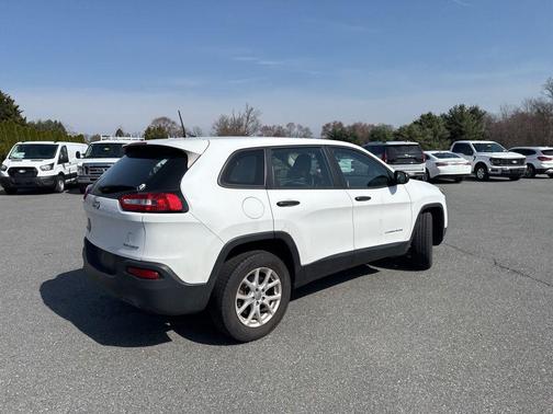 2017 Jeep Cherokee Sport