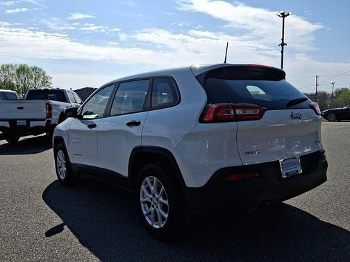 2017 Jeep Cherokee Sport