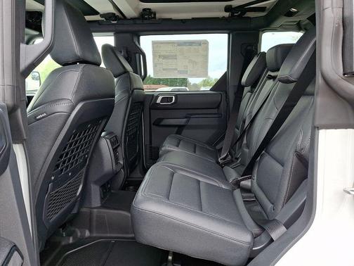 Avalanche Gray 2026 Ford Bronco Badlands